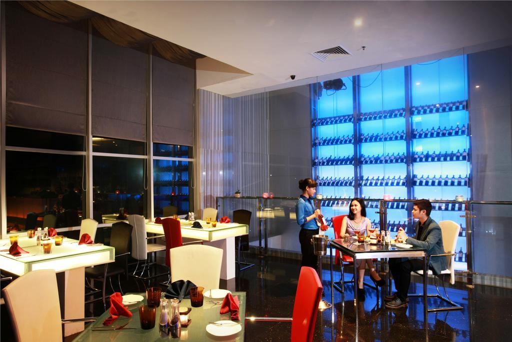 โรงแรมเคมบริดจ์ เมดาน ภายนอก รูปภาพ